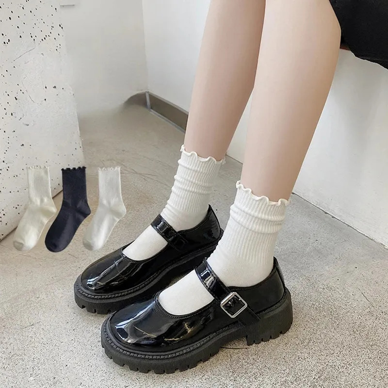 Men s Socks 5 pair Lot for Women Ruffle Cotton Middle Tube Ankle Short Breathable Black White set Spring Autumn 231107