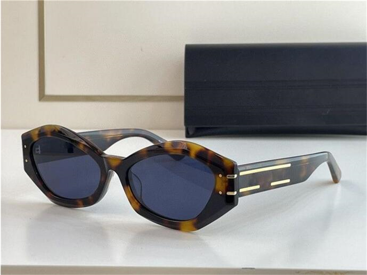 Hot Luxury Womens Designer Sunglasses For Women Mens Sunglasses For Men Cat Eye Butterfly Sun glasses Man fashion Trimmed Retro UV400 Protection Factory eyewear NEW
Hot Luxury Womens Designer Sunglasses For Women Mens Sunglasses For Men Cat Eye Butterfly Sun glasses Man fashion Trimmed Retro UV400 Protection Factory eyewear NEW