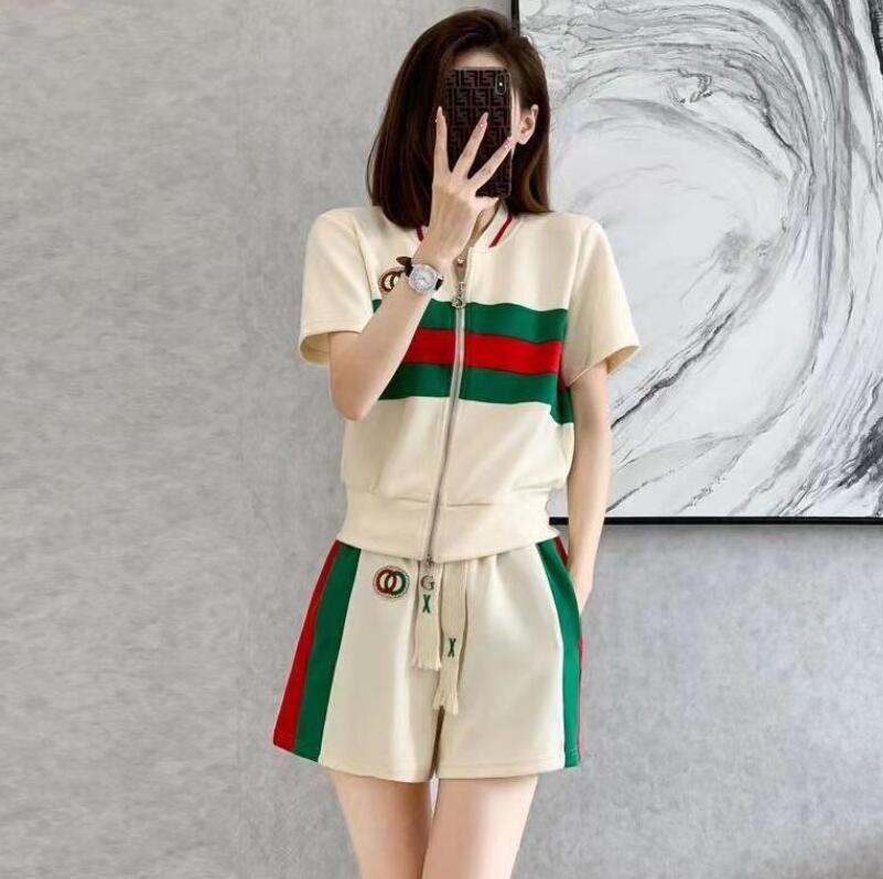 Womens Tracksuits Luxury GGity Letter printed sleeveless short top T-shirt High Waist Wide Leg shorts two piece wear, 02
Womens Tracksuits Luxury GGity Letter printed sleeveless short top T-shirt High Waist Wide Leg shorts two piece wear, 02