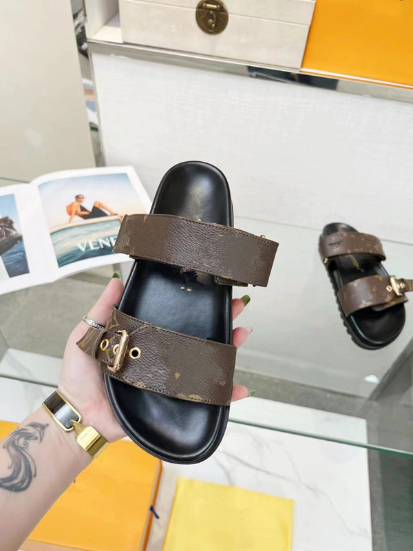 Summer Women Letters Slippers Female Outdoor Soft Bottom Non-slip Slides Girls Sweet Square Head Sandals Beach Shoes Flip-flops, Black
Summer Women Letters Slippers Female Outdoor Soft Bottom Non-slip Slides Girls Sweet Square Head Sandals Beach Shoes Flip-flops, Black