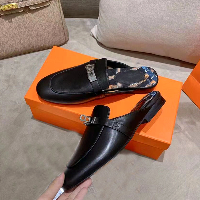 Fashion leather women's Slippers Designer Low heel cowhide classic buckle popular Mueller shoes all-match back empty women's lazy tow box Large size 35-41 
Fashion leather women's Slippers Designer Low heel cowhide classic buckle popular Mueller shoes all-match back empty women's lazy tow box Large size 35-41