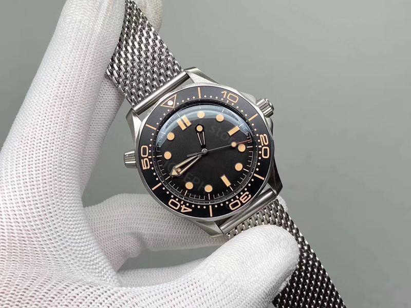 Other Watches NTTD Watch 42mm No Time To Die Men Watches Automatic Movement Mechanical Montre de luxe Limited James Bond 007 Nato 300M Wristwatches J230407
Other Watches NTTD Watch 42mm No Time To Die Men Watches Automatic Movement Mechanical Montre de luxe Limited James Bond 007 Nato 300M Wristwatches J230407