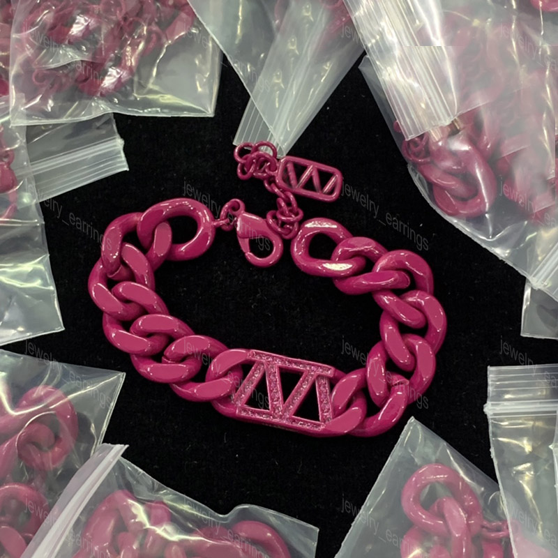 Pink Chain Bracelet and Necklace Designer for Women Mens V Jewelry Sets Thick Chains Link Diamond Pendan Love Bracelets Gold Hip Hop
Pink Chain Bracelet and Necklace Designer for Women Mens V Jewelry Sets Thick Chains Link Diamond Pendan Love Bracelets Gold Hip Hop