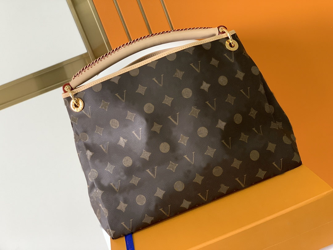 2023 high-capacity tote bag fashion women shopping package clutch handbag leather shoulder crossbody bags saddle bag bags321, Black
2023 high-capacity tote bag fashion women shopping package clutch handbag leather shoulder crossbody bags saddle bag bags321, Black