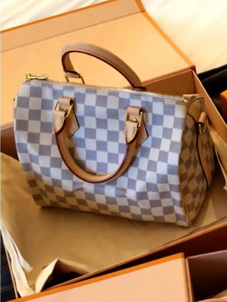 High quality Pillow bag 30cm Hot Sell Fashion bag women bag Shoulder Bags Lady Totes handbags bags 3 colors wallet purse Travel handbag, White grid
High quality Pillow bag 30cm Hot Sell Fashion bag women bag Shoulder Bags Lady Totes handbags bags 3 colors wallet purse Travel handbag, White grid