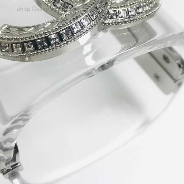 Bangle designer Designer bangle for woman ch Womens Wrist suitable 16 17 18 CM bangles bracelet Luxury brand official replica Premium gift Spring QH05 1 7FT7
Bangle designer Designer bangle for woman ch Womens Wrist suitable 16 17 18 CM bangles bracelet Luxury brand official replica Premium gift Spring QH05 1 7FT7