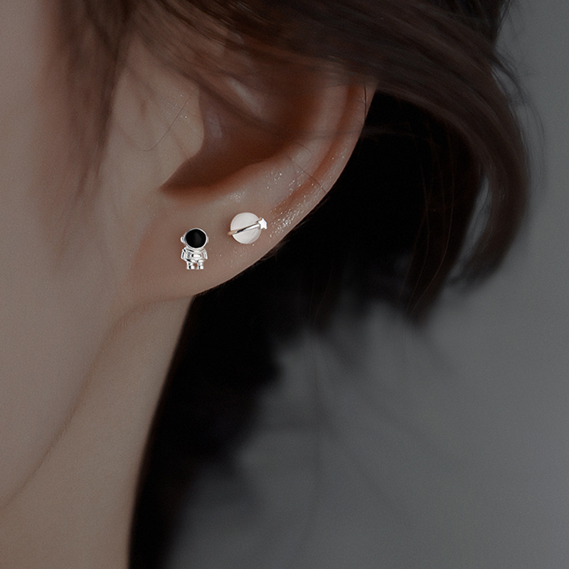 Astronaut Planet Stud Earrings Mini Cute Silver Color Ear Stud Fashion Ins Jewelry Gift Accessories Friends Custom Wholesale
Astronaut Planet Stud Earrings Mini Cute Silver Color Ear Stud Fashion Ins Jewelry Gift Accessories Friends Custom Wholesale