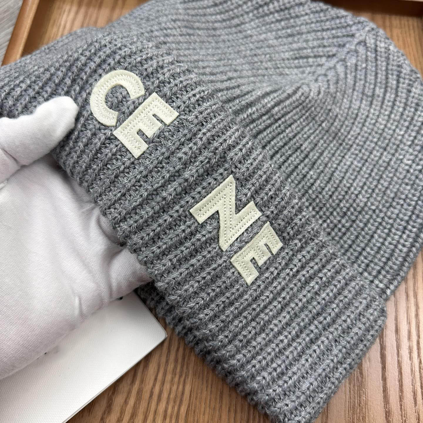 TOP designer beanie good material embroidery Luxury Knitted Hat Classic UNISEX trend autumn winter Elegance versatile temperament Casual fashion warm gift good