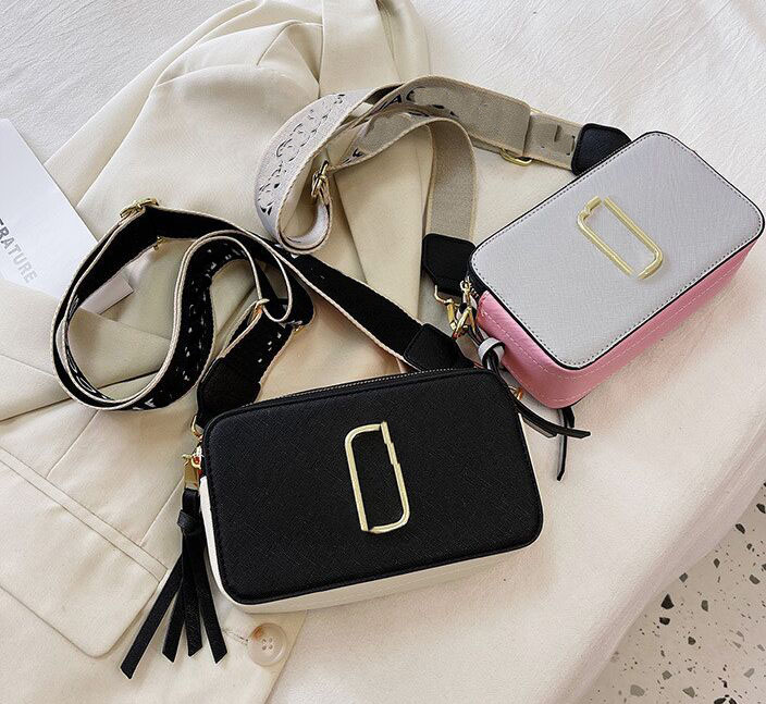 Snapshot Fashion Designer Ladie Bags Handbag Famous Mini Camera Small marc Crossbody Bag Women jocobs Shoulder Bags Messenger J230407, Yellow
Snapshot Fashion Designer Ladie Bags Handbag Famous Mini Camera Small marc Crossbody Bag Women jocobs Shoulder Bags Messenger J230407, Yellow
