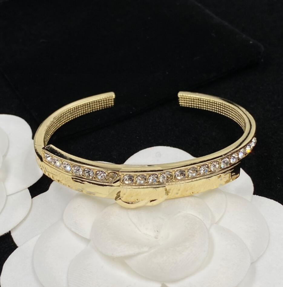 New Style Stainless Steel Bangle Fashion Women Jewelry Bracelet Designer Brand High Quality Pearl Lady Jewelry Bracelet Party Valentine's Day Gift
New Style Stainless Steel Bangle Fashion Women Jewelry Bracelet Designer Brand High Quality Pearl Lady Jewelry Bracelet Party Valentine's Day Gift
