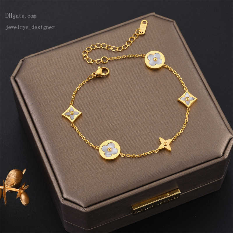 Designer Bracelets Luxury designer bracelet Four Leaf Clover Charm Bracelets Elegant Fashion 18K Gold Agate Shell chain Mother Women Girls Couple HolidaySWEW