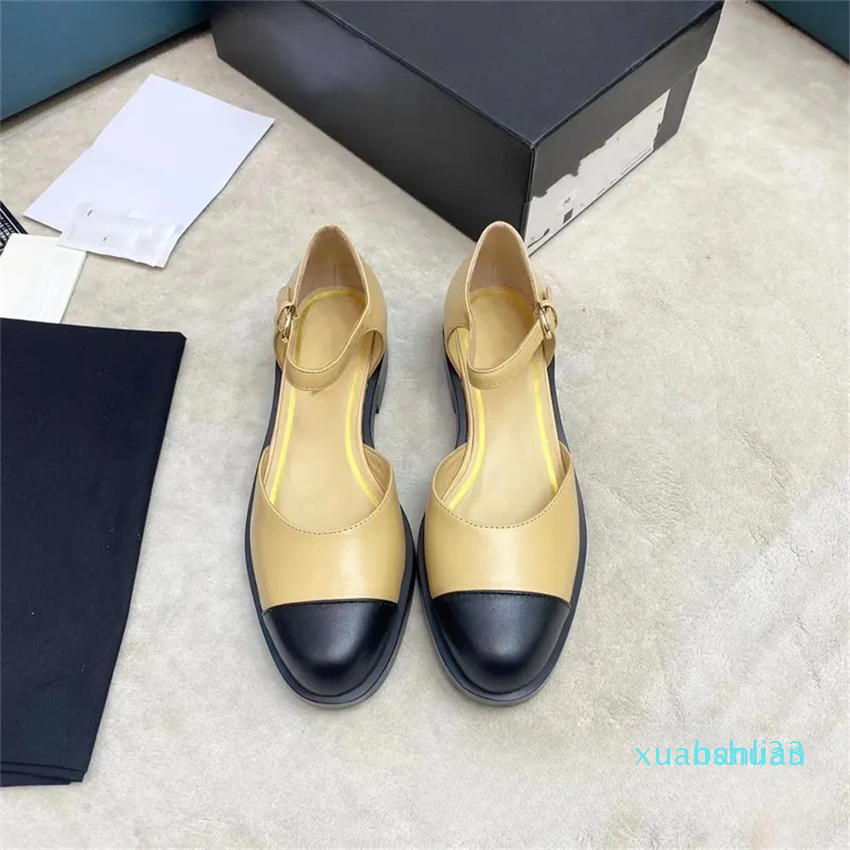 woman shoes designer sandals Shiny Leather sandals woman flat bottom slippers Beige Black
woman shoes designer sandals Shiny Leather sandals woman flat bottom slippers Beige Black