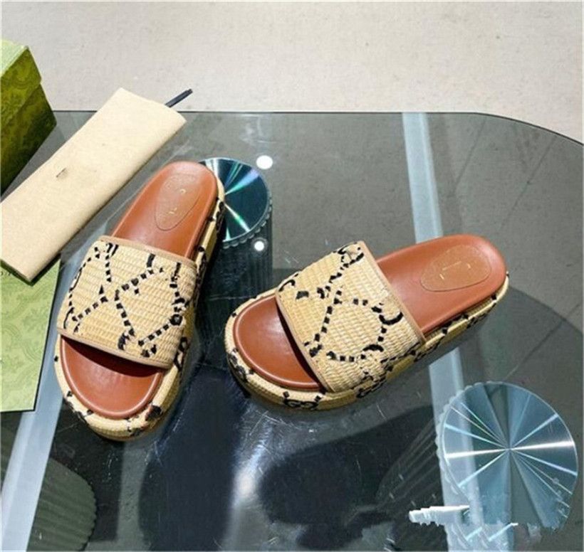 2023 newest Women Slides Sandals Designer Platform Slide Slipper Thick Bottoms Ladies Flip Flops Embroidery Printed Fashion Summer Beach fbF
2023 newest Women Slides Sandals Designer Platform Slide Slipper Thick Bottoms Ladies Flip Flops Embroidery Printed Fashion Summer Beach fbF