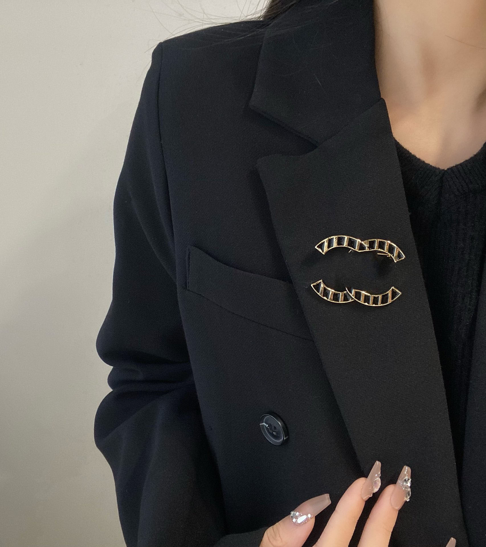 Brand Designer Letter Brooches Inlay Fashion Men Women Crystal Rhinestone Sweater Suit Collar PinBrooch Jewelry Accessories D137
Brand Designer Letter Brooches Inlay Fashion Men Women Crystal Rhinestone Sweater Suit Collar PinBrooch Jewelry Accessories D137
