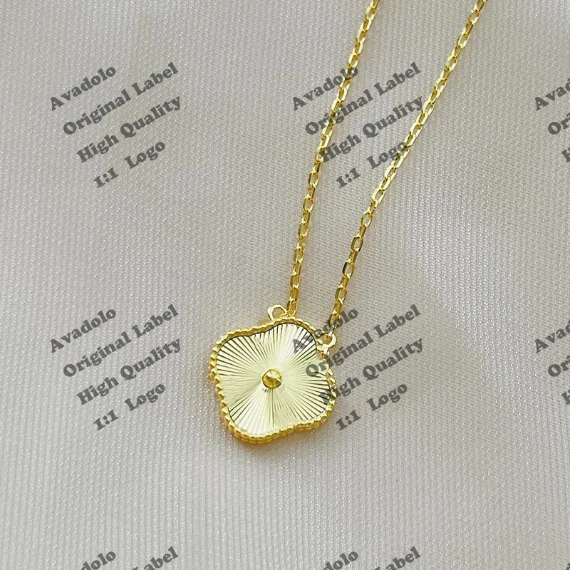 Alhambras Fritillaria A diamond colver necklace Classic Fashion Flower Pendant Necklaces for women Elegant Luck Van locket Necklace Choker chain Designer Jewelry
Alhambras Fritillaria A diamond colver necklace Classic Fashion Flower Pendant Necklaces for women Elegant Luck Van locket Necklace Choker chain Designer Jewelry