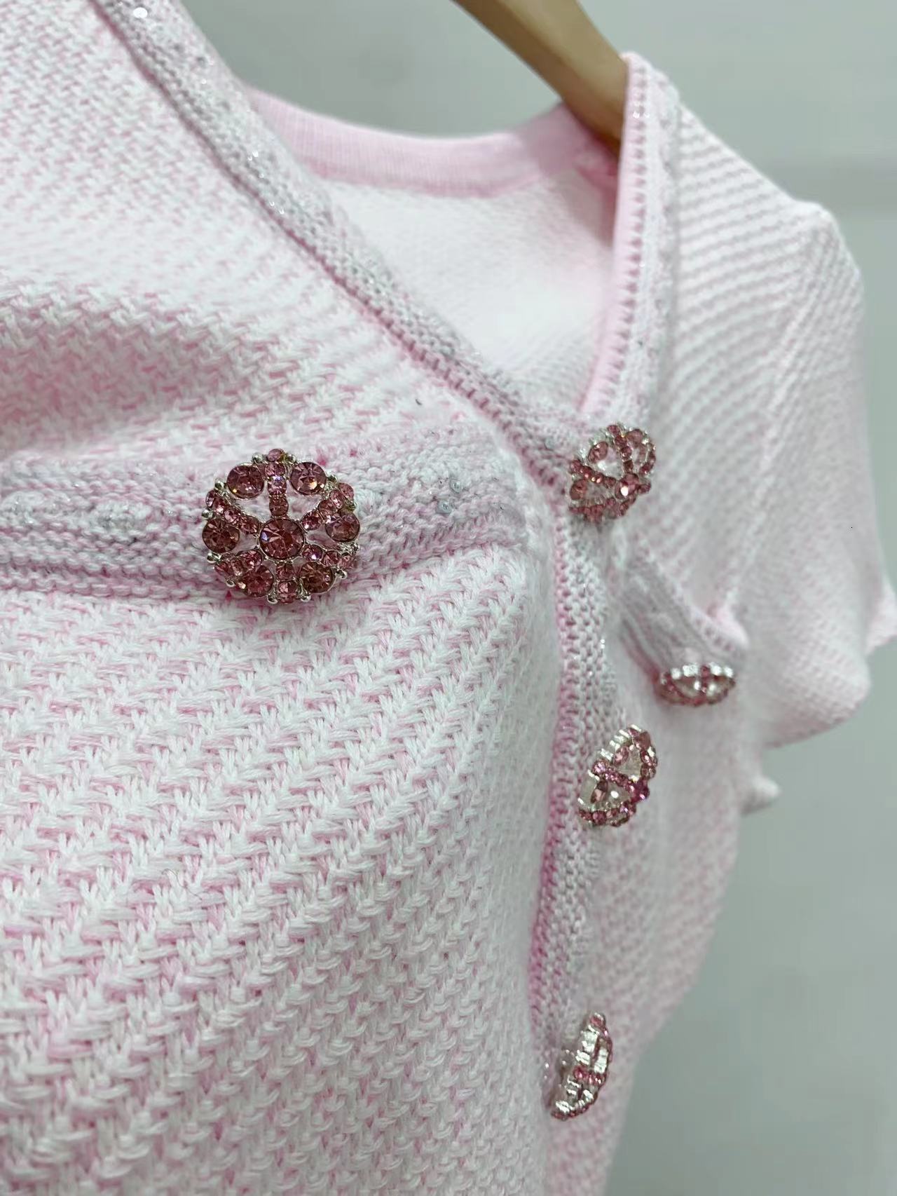 Casual Dresses Women's round neck pink knitted dress with diamond buttons short sleeved V-neck women's mini robe 230408