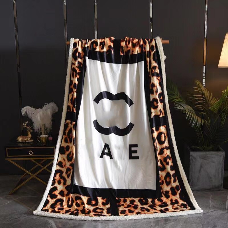 Designer Thickened Lamb Plush Letter Leopard Flannel Sofa Cover Travel Leisure Air Conditioning Blanket