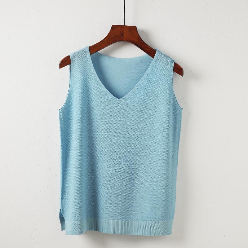 Camisoles Tanks Ice Silk Camisole Women Summer Intside V-Neck Sexy Thin Sleeveless Bottoming Vest Casual Loose Knitwear Solid Slit Tank Tops 230413