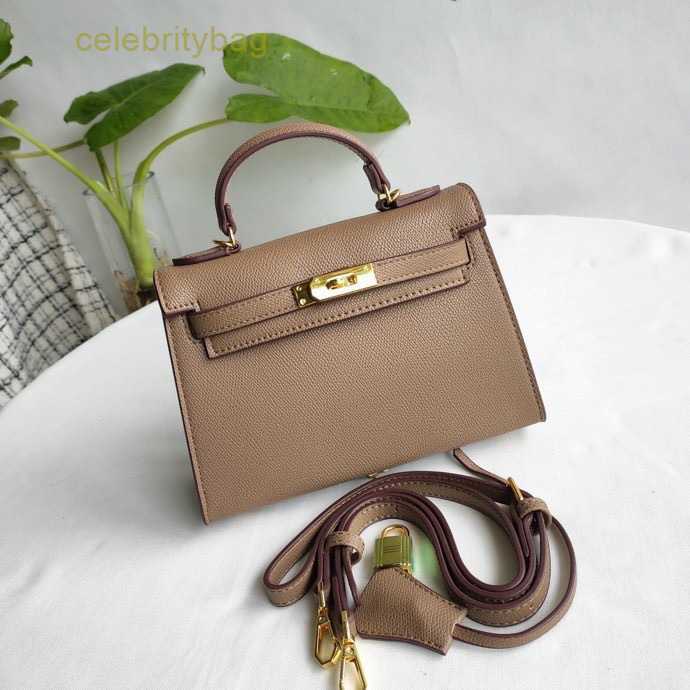 Designer Kellies Handbags Hemres New Winter Autumn and Fashion High grade Real Belt Lock Bag One shoulder Crossbody Handbag Mother's has logo S6GQ, Red17
Designer Kellies Handbags Hemres New Winter Autumn and Fashion High grade Real Belt Lock Bag One shoulder Crossbody Handbag Mother's has logo S6GQ, Red17