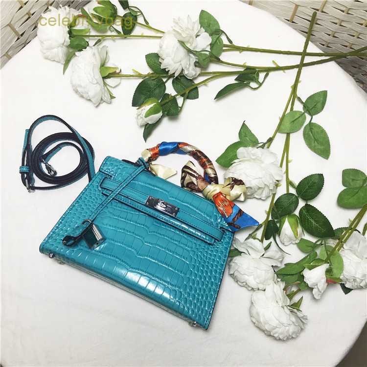 Designer Kellies Handbags Hemres Bag New 's Women's Second Generation High gloss Crocodile Pattern Portable One Shoulder Crossbody Silver Buckle 22cm has logo MDDE, Milkshake white
Designer Kellies Handbags Hemres Bag New 's Women's Second Generation High gloss Crocodile Pattern Portable One Shoulder Crossbody Silver Buckle 22cm has logo MDDE, Milkshake white