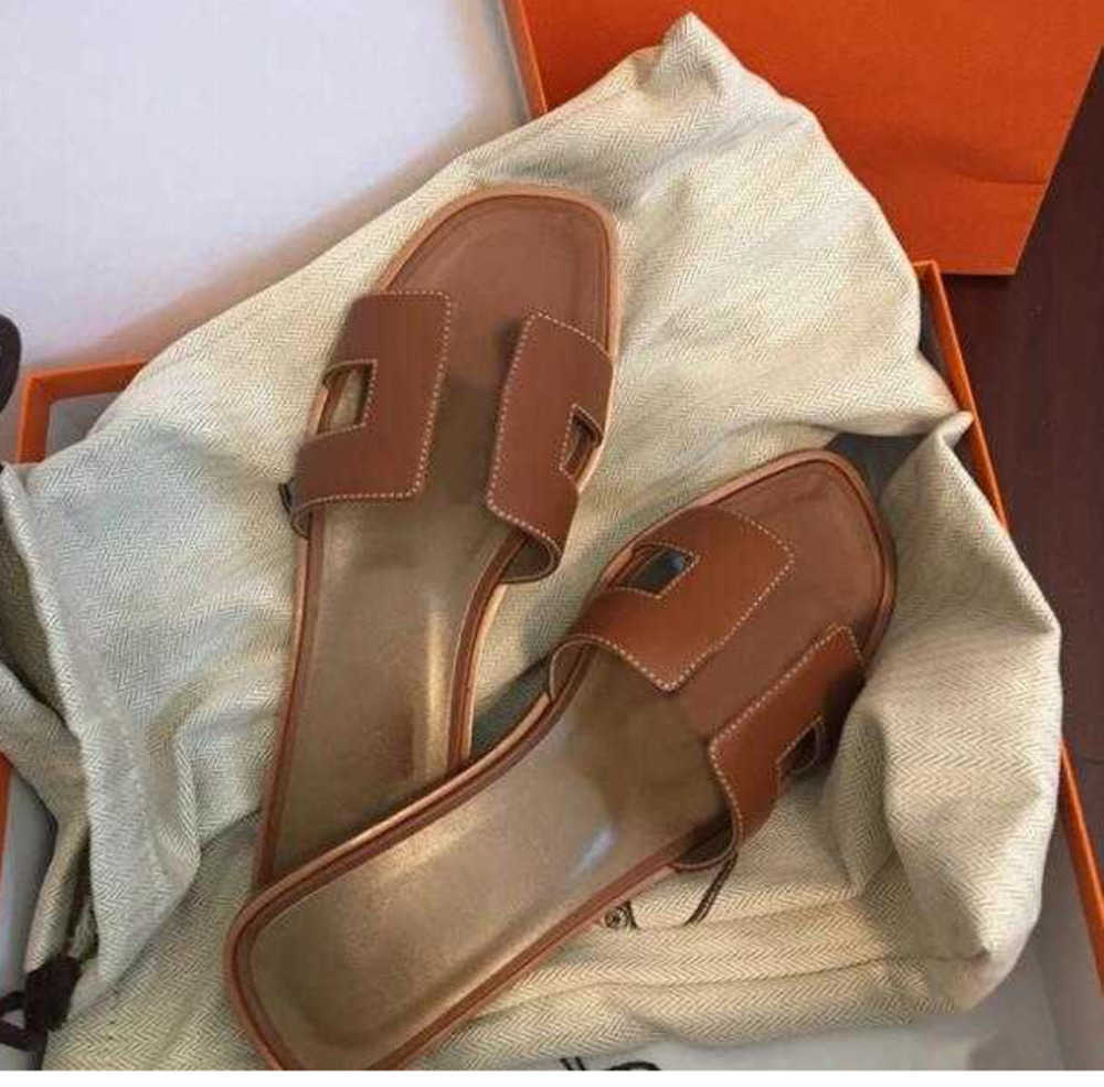 Sandals Luxury Slippers Women Slides Flat Flip Flops Slide Beach Sandal Slipper Shoes Designer Orange Crocodile Skin Summer Leather Size 35-42
Sandals Luxury Slippers Women Slides Flat Flip Flops Slide Beach Sandal Slipper Shoes Designer Orange Crocodile Skin Summer Leather Size 35-42