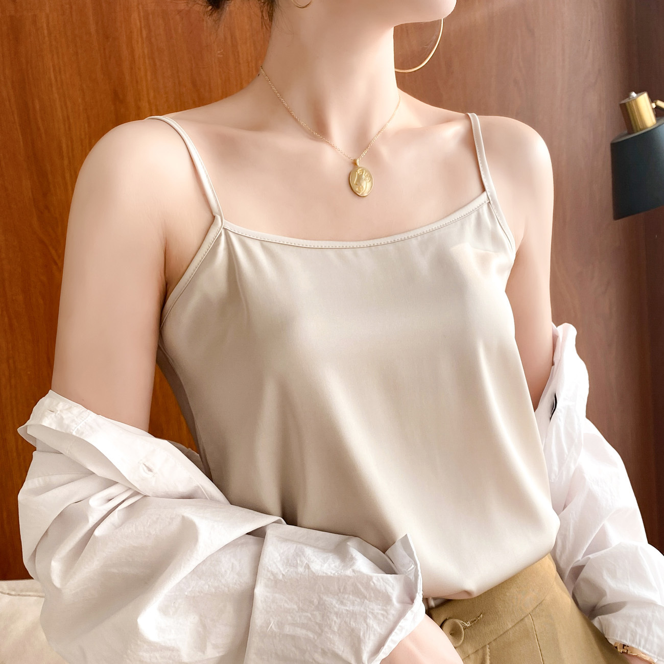 Camisoles Tanks Camisole Women's Suit Silk With White And Black Base Ice Silk Acetate Satin Loose Top 230420