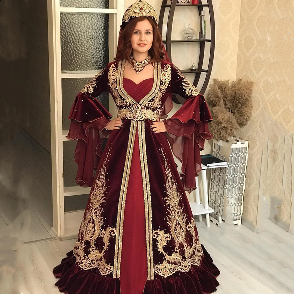 Elegant Kaftan Burgundy Velvet Evening Dresses With Flare Long Sleeves Gold Lace Appliques Crystal Beaded 2024 Arabic Moroccan Prom Party Gown Formal 