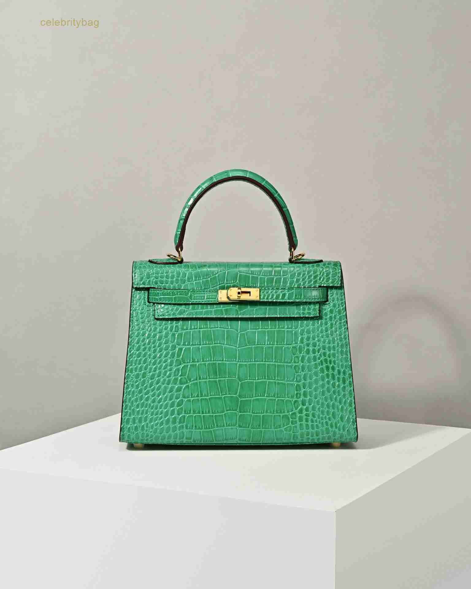 Designer Kellies Handbags Hemres women's mini 2023 new real leather carry-on alligator grain cow second-generation one-shoulder messenger has logo TEAH, Milkshake white
Designer Kellies Handbags Hemres women's mini 2023 new real leather carry-on alligator grain cow second-generation one-shoulder messenger has logo TEAH, Milkshake white