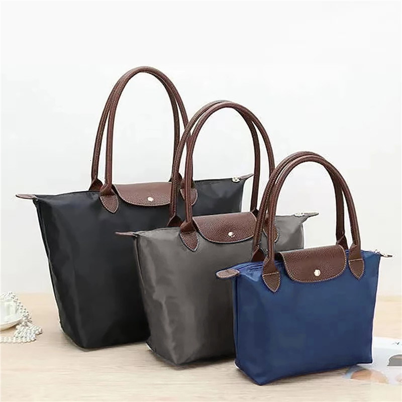 Evening Bags Classic Nylon Shopping Bag For Ladies Handbag Oxford Cloth Shoulder Tote Foldable Storage Bag Waterproof Tote Bag 230408, Deep red
Evening Bags Classic Nylon Shopping Bag For Ladies Handbag Oxford Cloth Shoulder Tote Foldable Storage Bag Waterproof Tote Bag 230408, Deep red