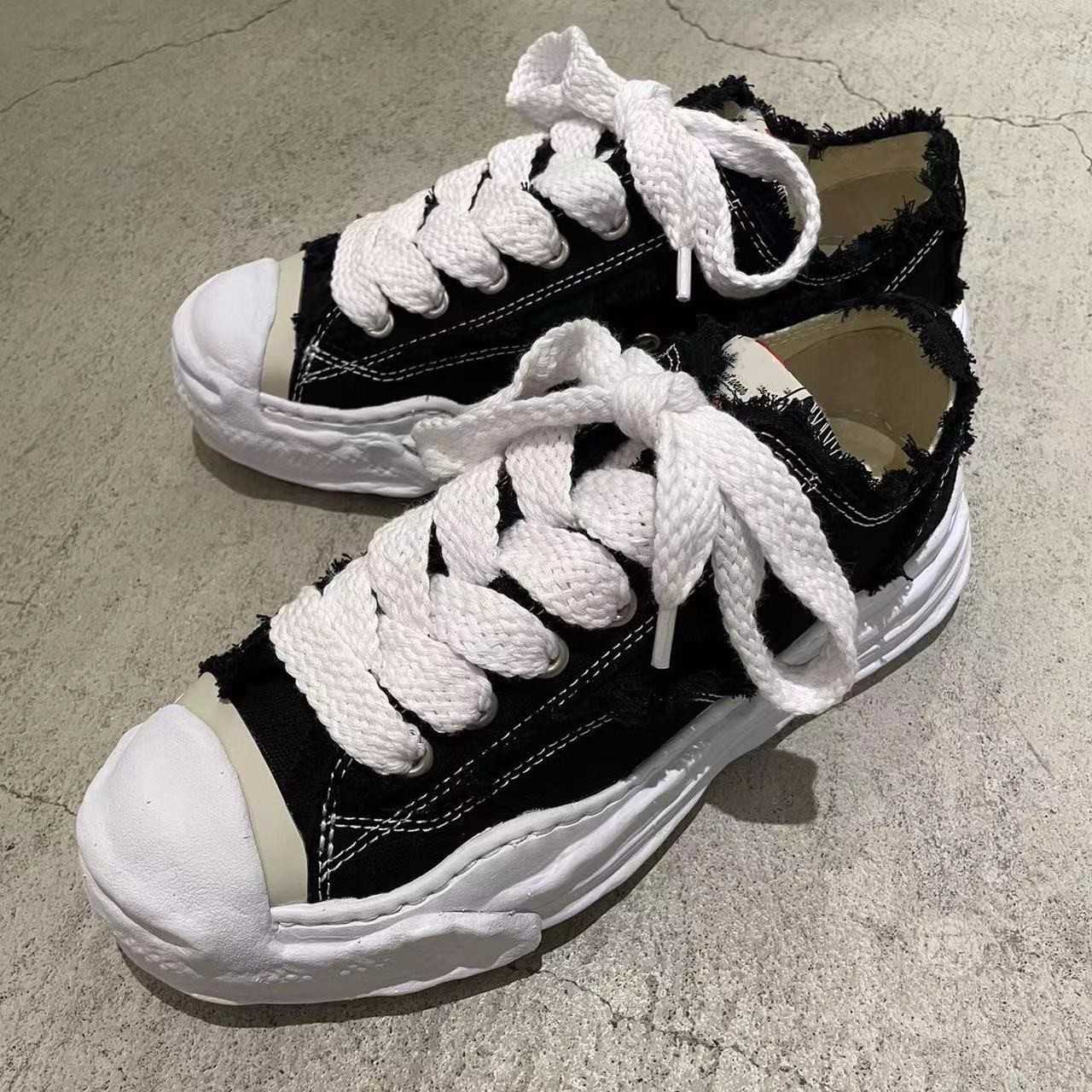 Maison Mihara Yasuhiro MMY Shoes Dissolved Shoes Men's and Women's Thick soled Raw selvedge canvas board shoes, Color 9
Maison Mihara Yasuhiro MMY Shoes Dissolved Shoes Men's and Women's Thick soled Raw selvedge canvas board shoes, Color 9