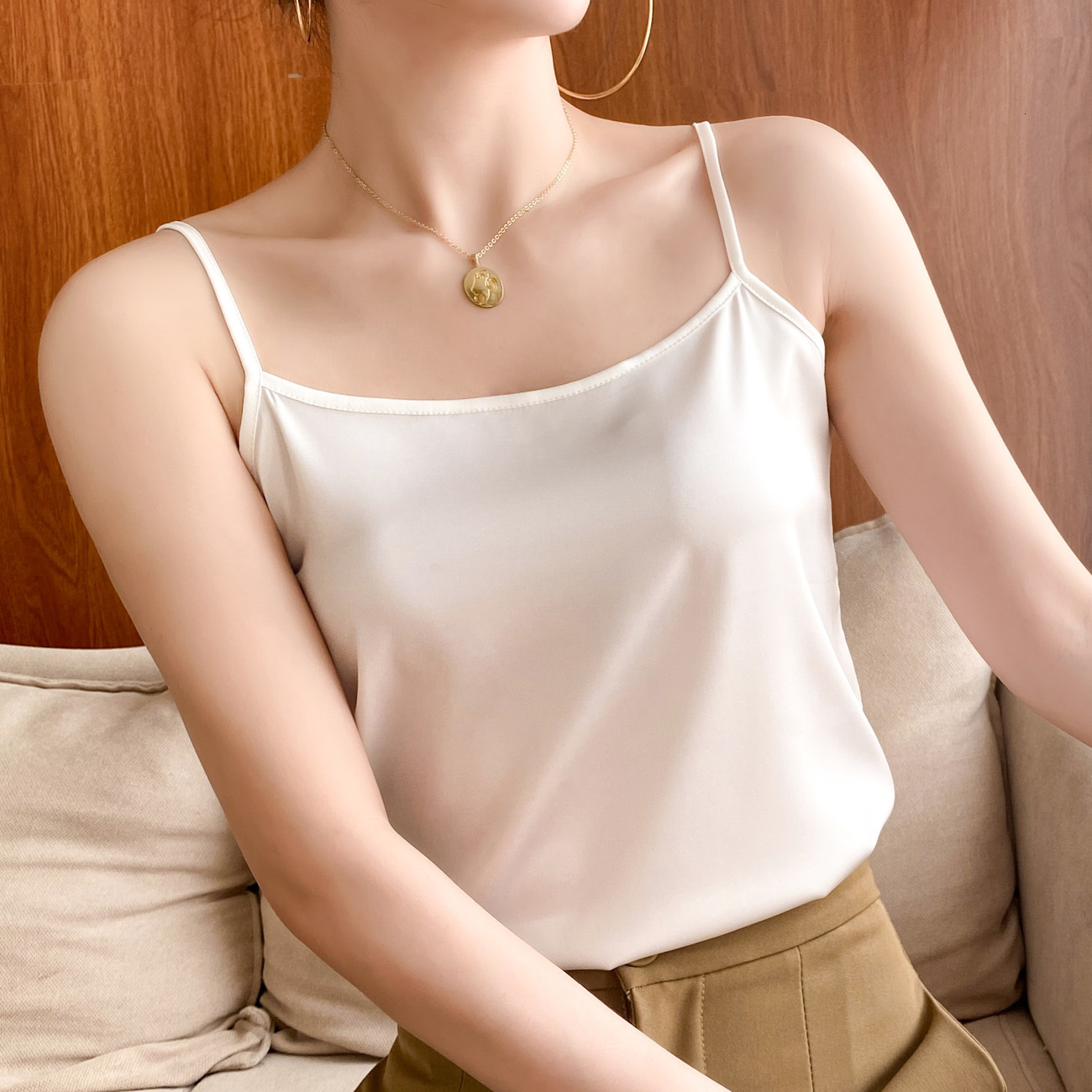 Camisoles Tanks Camisole Women's Suit Silk With White And Black Base Ice Silk Acetate Satin Loose Top 230420