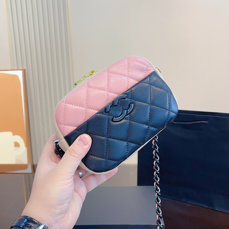 Womens Designer Crossbody Camera Vanity Bags With Black Metal Hardware Matelasse Chain Shoulder Handbags Zipper Card Holder Cosmetic Case Two-tone Color Purse 16CM, Box1
Womens Designer Crossbody Camera Vanity Bags With Black Metal Hardware Matelasse Chain Shoulder Handbags Zipper Card Holder Cosmetic Case Two-tone Color Purse 16CM, Box1