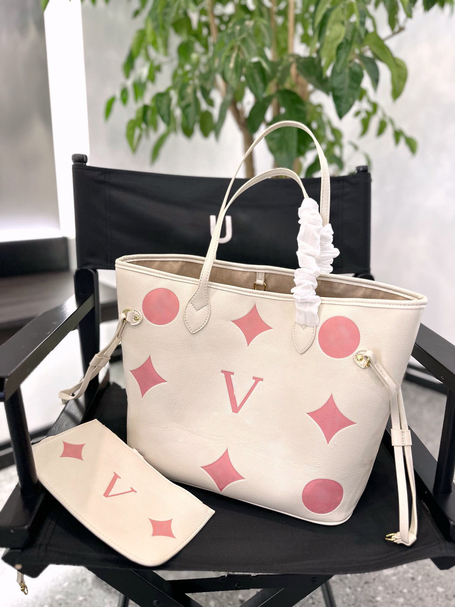 5A Beach Bag Designer bag Tote Mommy Bag handbag Women's Cream Strawberry shoulder and back hand carry large capacity summer fashion picnic backpack shopping bag 32cm
5A Beach Bag Designer bag Tote Mommy Bag handbag Women's Cream Strawberry shoulder and back hand carry large capacity summer fashion picnic backpack shopping bag 32cm