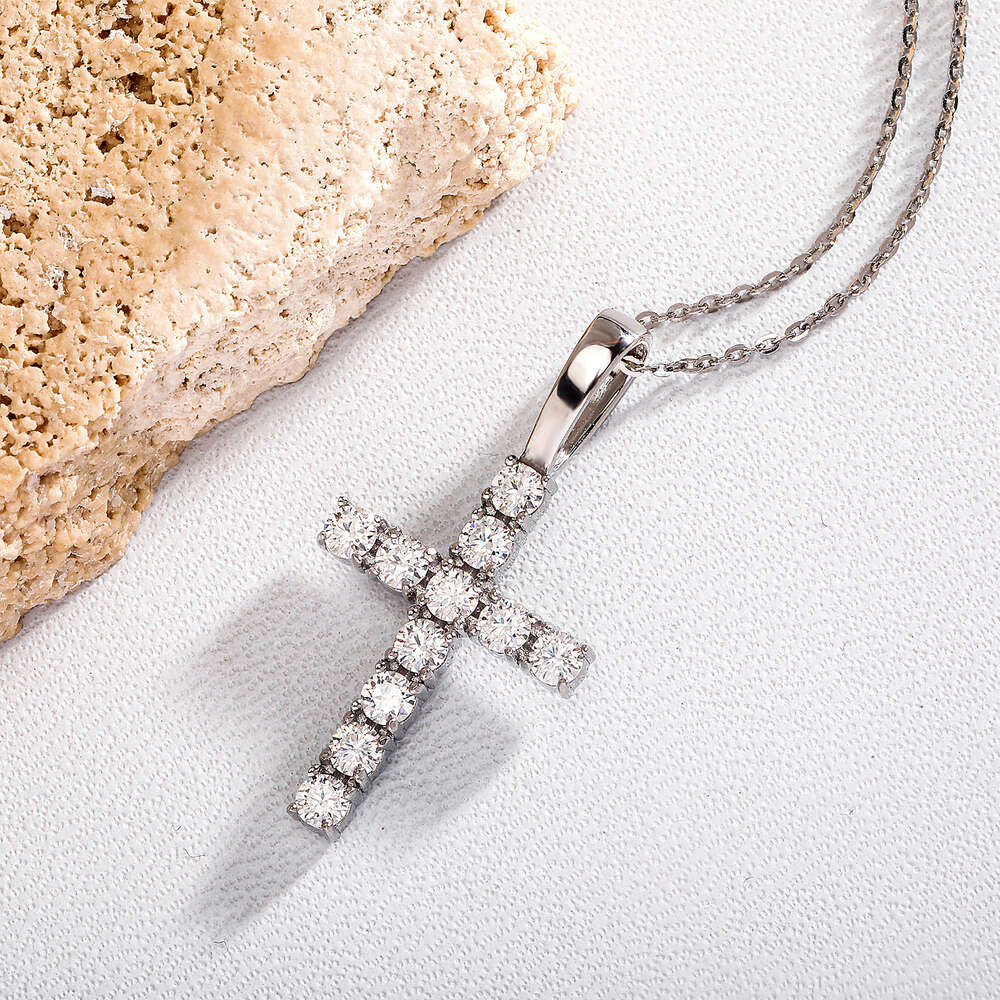 S925 Sterling Silver prong moissanite Cross Pendant Necklace Versatile Neckchain fine quality bling diamond Gemstone Rapper necklaces Wolf Tide Jewelr