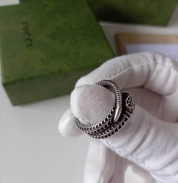 Band Rings 925 Silver Designer Love Heart Ring for Mens Womens Snake High-end Quality Couples Wedding s with Box Men Women Designers Bague G2684 3 BCN7
Band Rings 925 Silver Designer Love Heart Ring for Mens Womens Snake High-end Quality Couples Wedding s with Box Men Women Designers Bague G2684 3 BCN7