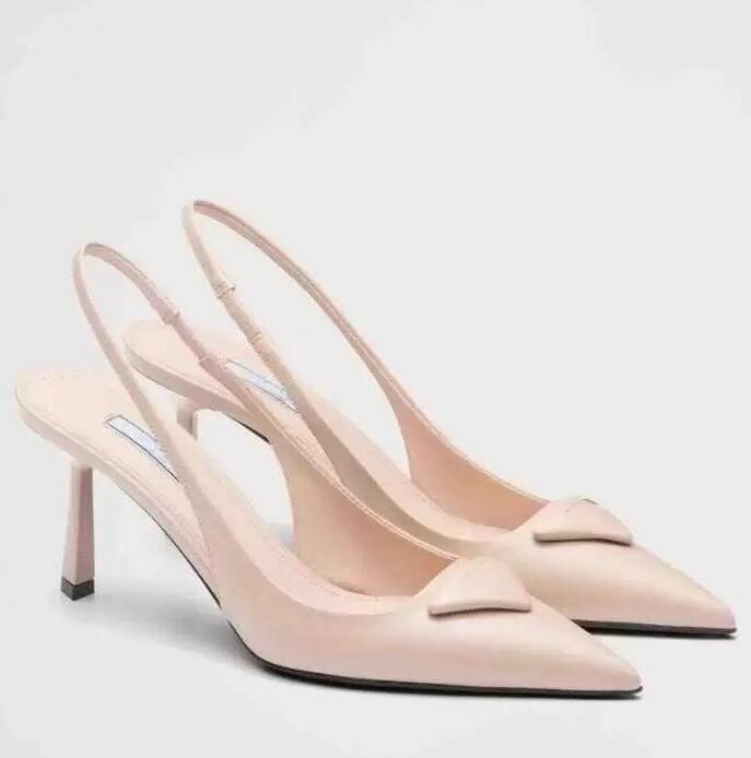 Design High heels Summer Romantic Triangles Brushed Leather Sandals Shoes For Women Slingback Pumps Luxury Footwear Women High Heels Party Wedding Dress
Design High heels Summer Romantic Triangles Brushed Leather Sandals Shoes For Women Slingback Pumps Luxury Footwear Women High Heels Party Wedding Dress
