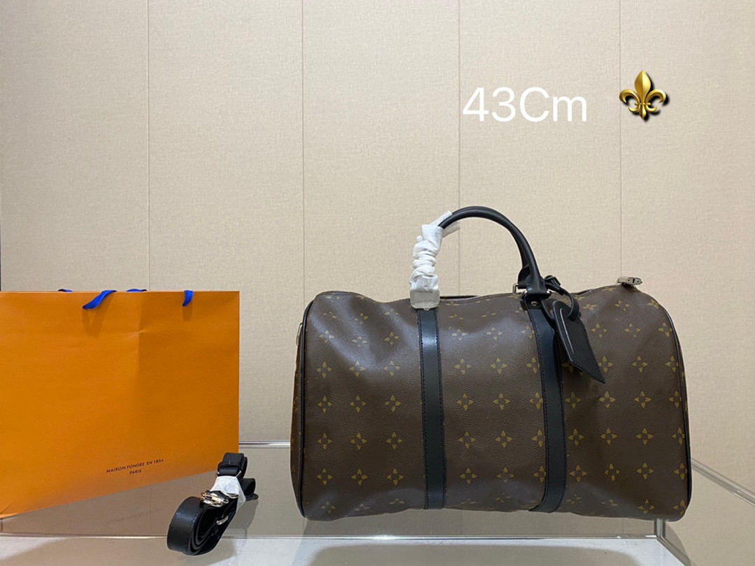 CC Designers fashion duffel bags luxury louiseity men female travel bags leather handbags large capacity holdall carry on luggage overnight weekender bag, Brown
CC Designers fashion duffel bags luxury louiseity men female travel bags leather handbags large capacity holdall carry on luggage overnight weekender bag, Brown