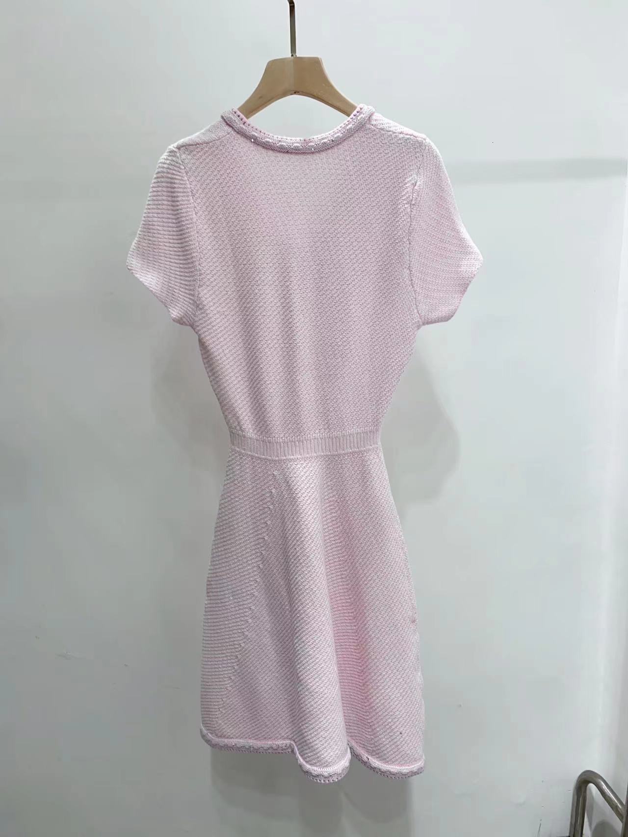 Casual Dresses Women's round neck pink knitted dress with diamond buttons short sleeved V-neck women's mini robe 230408