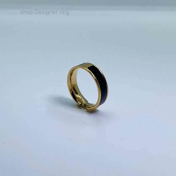 Band Rings Designer h Man Woman Deluxe High End Enamel Letter Unisex Classic Fashion Titanium Steel 18k Gold Party Wedding Christmas Jewelry Gifts 1 9IMZ
Band Rings Designer h Man Woman Deluxe High End Enamel Letter Unisex Classic Fashion Titanium Steel 18k Gold Party Wedding Christmas Jewelry Gifts 1 9IMZ