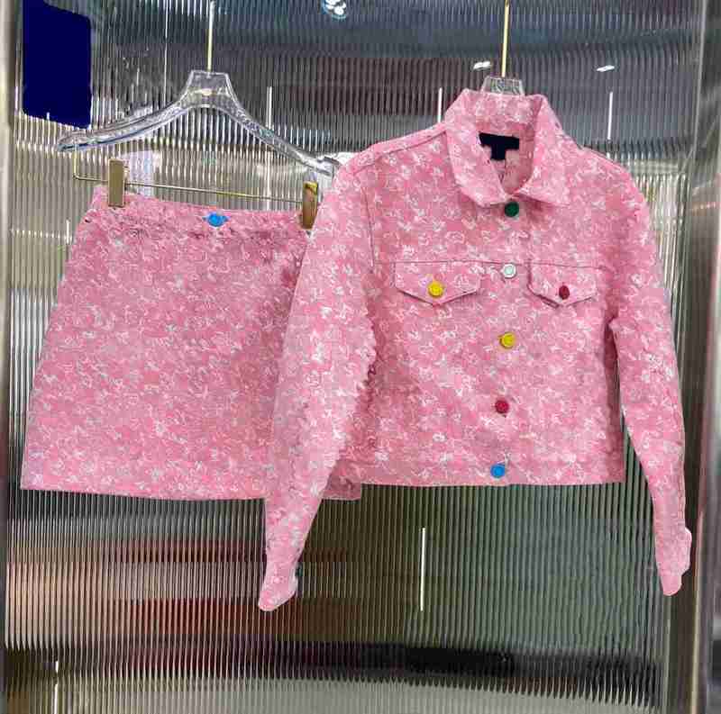 Two Piece Dress Designer Luxury Brand 2023 Denim Women Long Sleeve Lapel Single Breaste Sweet Jacket Suit High Waist Skirt Outfits Casual Tracksuit HXSO, Pink
Two Piece Dress Designer Luxury Brand 2023 Denim Women Long Sleeve Lapel Single Breaste Sweet Jacket Suit High Waist Skirt Outfits Casual Tracksuit HXSO, Pink