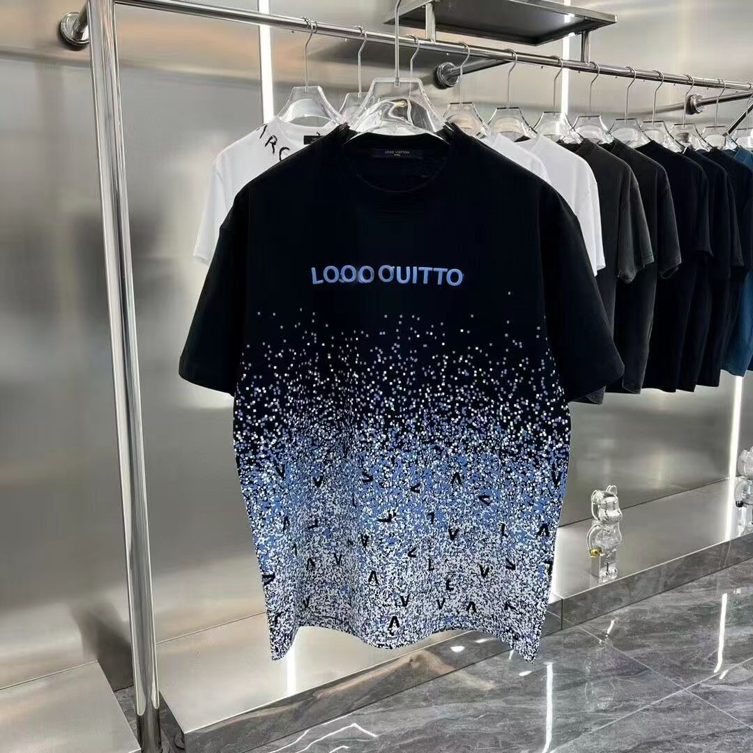 Spring/Summer 2023 new trend brand graffiti gradient three-dimensional printing fusion letters cotton short-sleeved T-shirt men and women, White
Spring/Summer 2023 new trend brand graffiti gradient three-dimensional printing fusion letters cotton short-sleeved T-shirt men and women, White