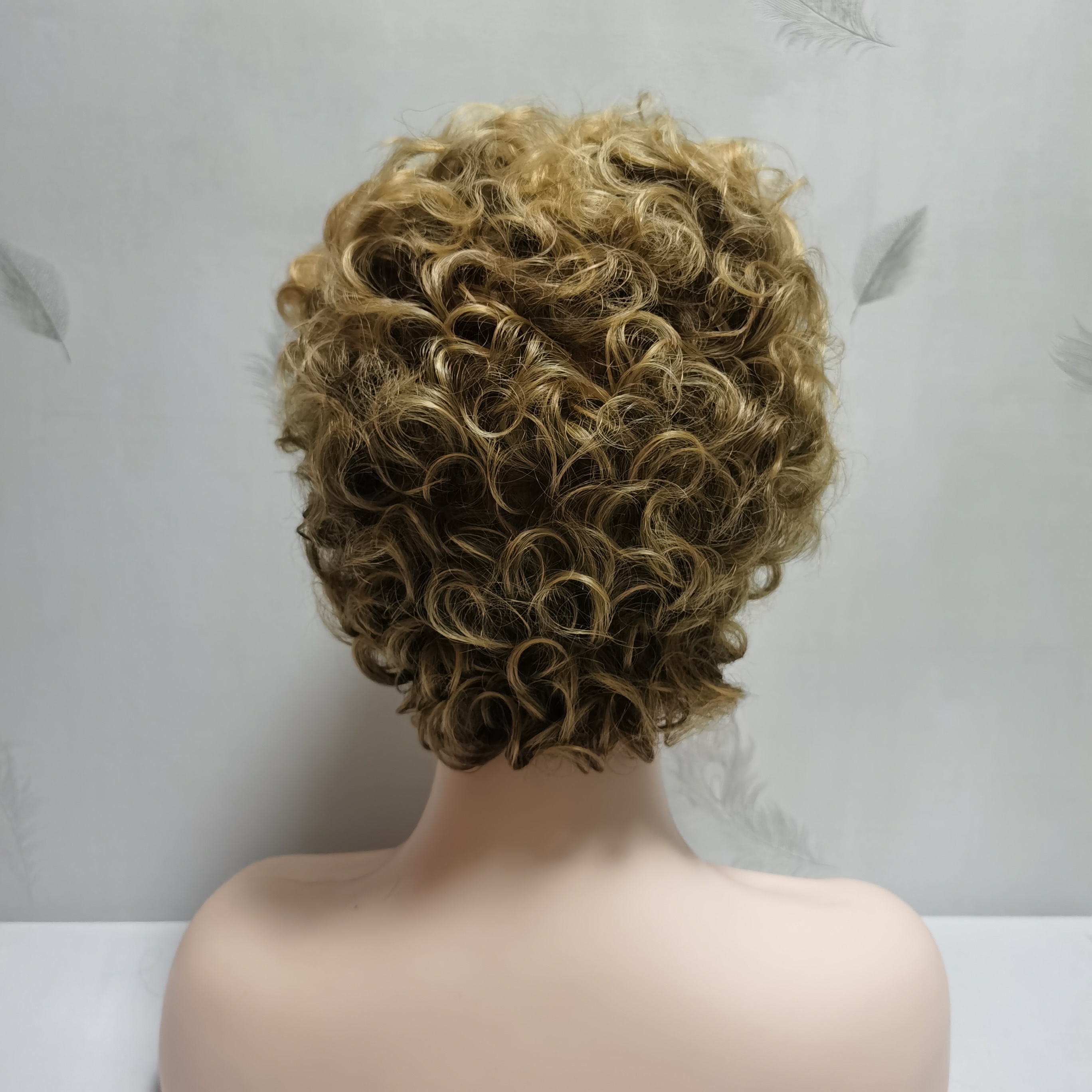 Women Synthetic Wigs Layered Short Straight Pixie Cut Ombre Color Sassy Curl Mix Natura Full Wig French Deep