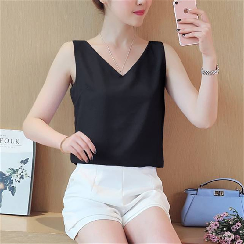 Camisoles Tanks Women Tank Top Woman Chiffon Halter Top Loose Summer Sexy V Neck Sleeveless Tops Vest Female Korean OL Shirt Tops Women 230413