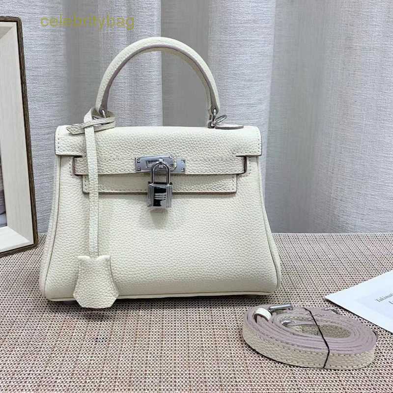 Designer Kellies Handbags Hemres Layer Top 2023 New Cowhide 20cm Mini Togo Soft Leather Bag Genuine Women's Handheld Crossbody has logo GKH1, Northern blue togo silver button
Designer Kellies Handbags Hemres Layer Top 2023 New Cowhide 20cm Mini Togo Soft Leather Bag Genuine Women's Handheld Crossbody has logo GKH1, Northern blue togo silver button