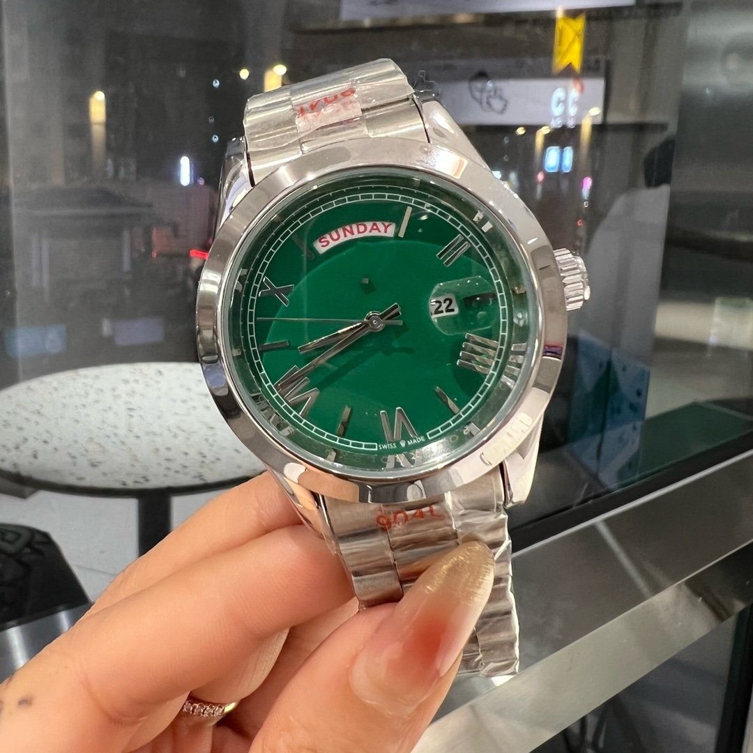 2023 Brand Classic day-date 41mm Men's automatic sports watches quartz movement luminous face refined stainless steel Wristwatches d33
2023 Brand Classic day-date 41mm Men's automatic sports watches quartz movement luminous face refined stainless steel Wristwatches d33