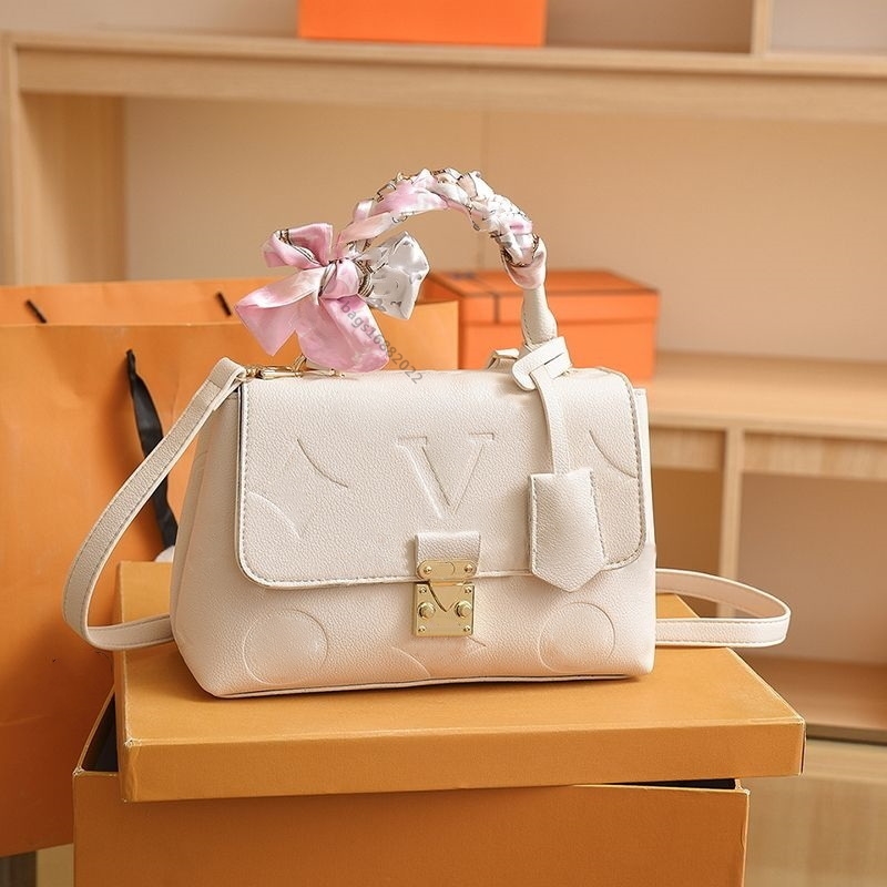 Real cowhide Madeleine BB bag women one shoulder crossbody bag designer bag handbagShoulder Bag Louisitys 1 viutonity Leather For Luxury Bag clutch bags tote wallet, Add box
Real cowhide Madeleine BB bag women one shoulder crossbody bag designer bag handbagShoulder Bag Louisitys 1 viutonity Leather For Luxury Bag clutch bags tote wallet, Add box