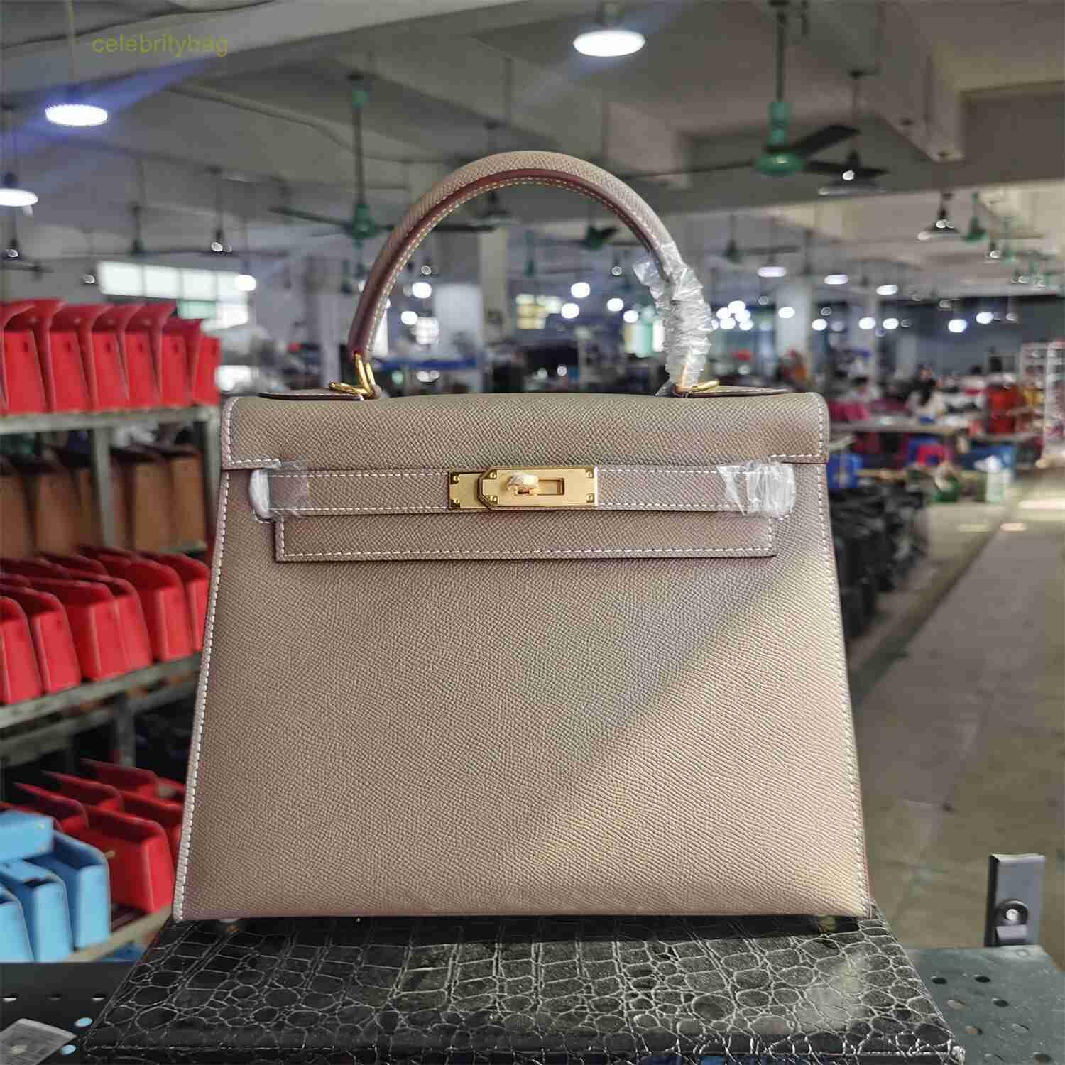 Designer Kellies Handbags Hemres Genuine Palmprint K28 2023 New Leather Women's Bag Palm Pattern K28cm 1 has logo 8OVK, Malachite green 
Designer Kellies Handbags Hemres Genuine Palmprint K28 2023 New Leather Women's Bag Palm Pattern K28cm 1 has logo 8OVK, Malachite green