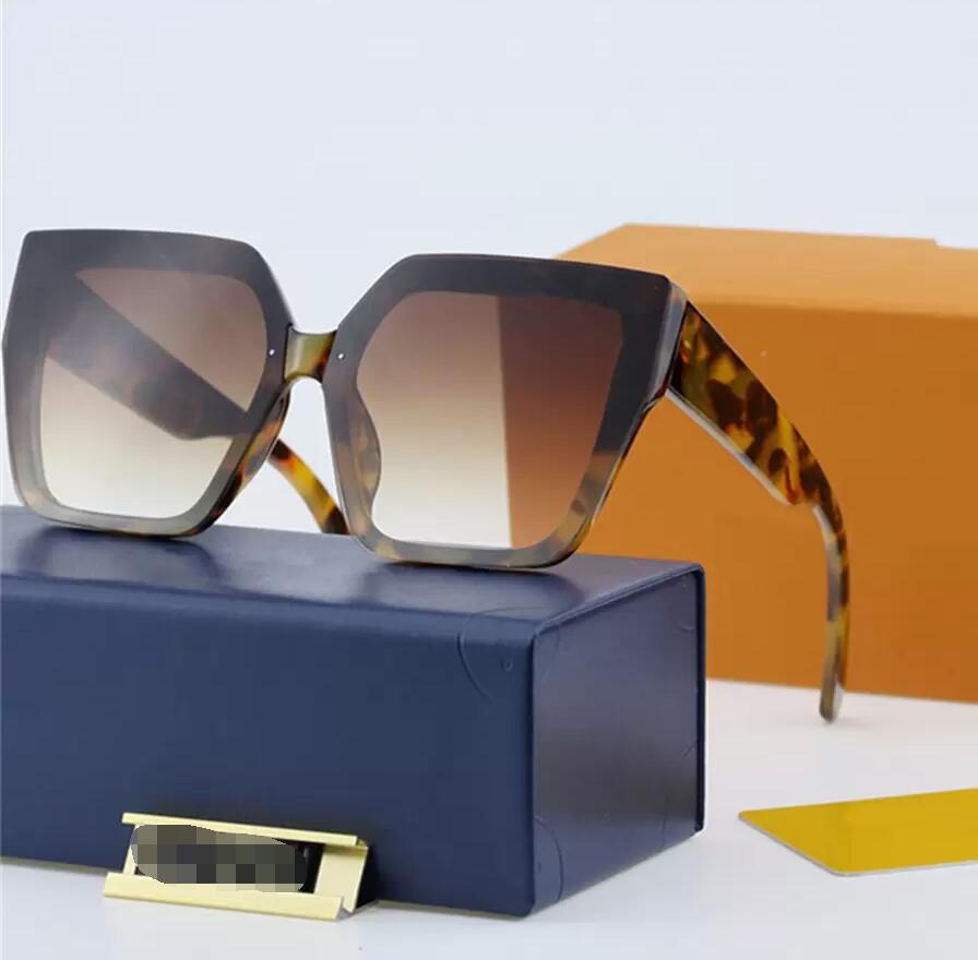 Classic men's and women's classic sunglasses women's men's glasses high-end glasses women's glasses frames beach vintage metal sunglasses with box
Classic men's and women's classic sunglasses women's men's glasses high-end glasses women's glasses frames beach vintage metal sunglasses with box