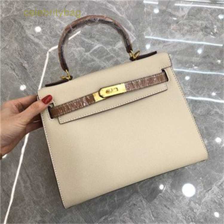 Designer Kellies Handbags Hemres Commuter Fashion 2023 New Women's Bag Handheld Shoulder Cowhide Palm Pattern Color Contrast has logo I6O9, Milk shake white and elephant grey
Designer Kellies Handbags Hemres Commuter Fashion 2023 New Women's Bag Handheld Shoulder Cowhide Palm Pattern Color Contrast has logo I6O9, Milk shake white and elephant grey