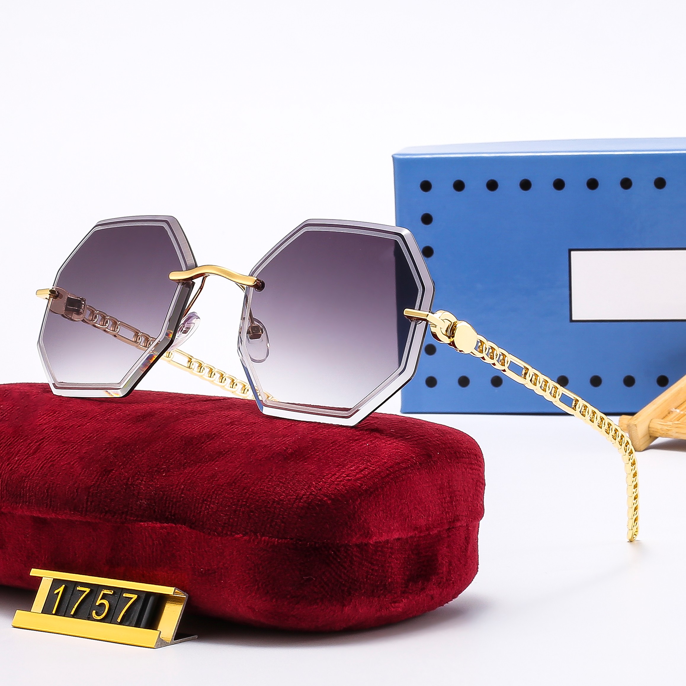 Luxury Brand Designer Sunglasses For Women Fashion Gradual Color Retro Sun Glasses Beach Lady Summer Style Sunglasses Female Famous UV400 With Box
Luxury Brand Designer Sunglasses For Women Fashion Gradual Color Retro Sun Glasses Beach Lady Summer Style Sunglasses Female Famous UV400 With Box